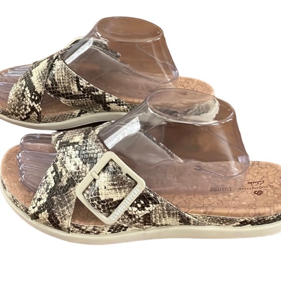 CLARKS Cloudsteppers Step Juneshell Slide Sandals Taupe Snakeskin Print Size 9 - Picture 2 of 6